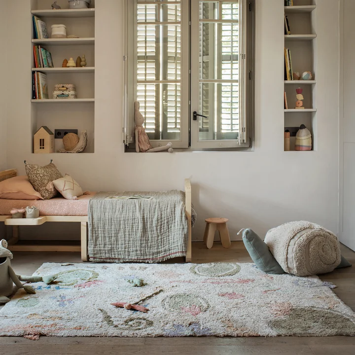 Botanic Fantasy Carpet, 140 x 200 cm, green / rose / nature from Lorena Canals