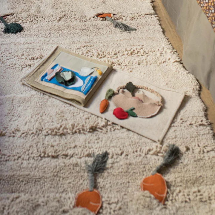 Fabric book Cool kids eat healthy, 30 x 27 cm from Lorena Canals