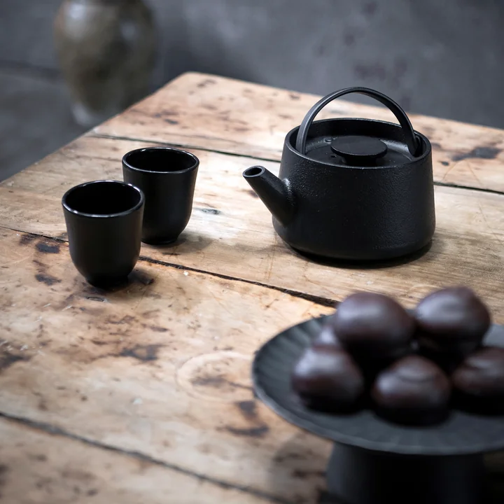 Inku Serax cast iron teapot in black color
