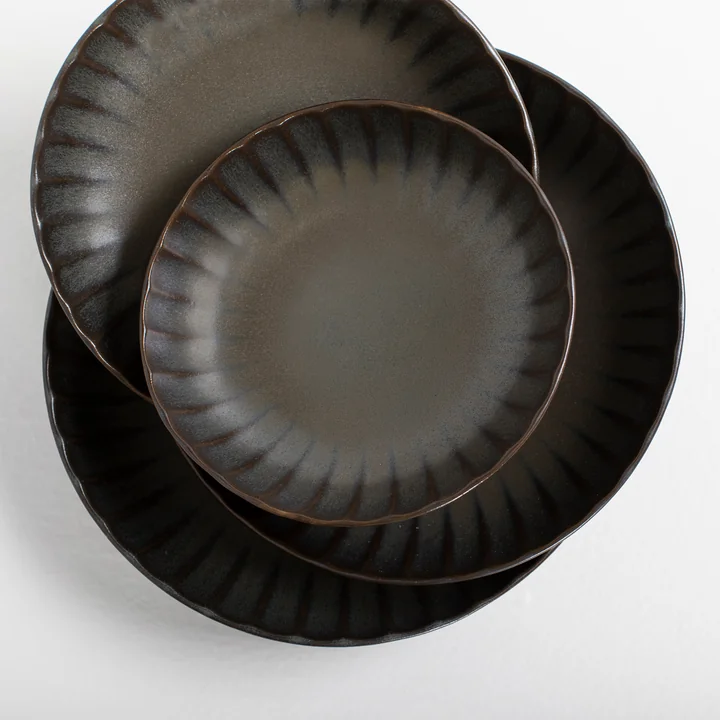 Inku Plate from Serax in color green