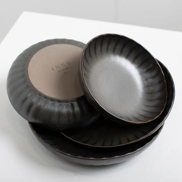 Inku Plate from Serax in color green