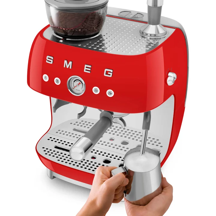 Espresso machine with portafilter EGF03 from Smeg