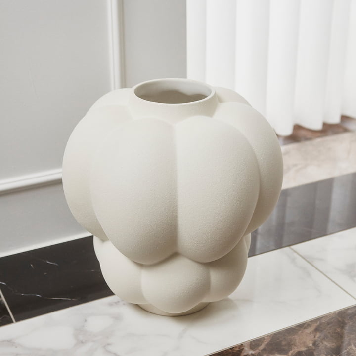 The UVA vase from AYTM in the color cream