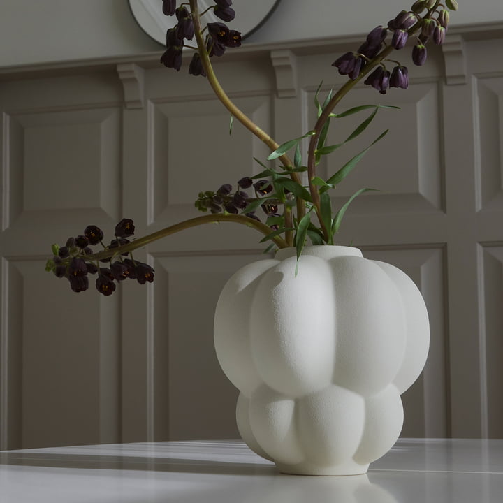 The UVA vase from AYTM in the color cream