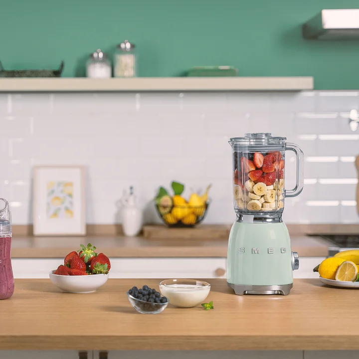 BLF07 stand mixer from Smeg