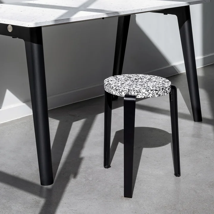 LOU Stool Macchiato, recycled plastic / graphite black of TipToe