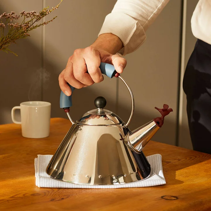 9093 Kettle from Alessi