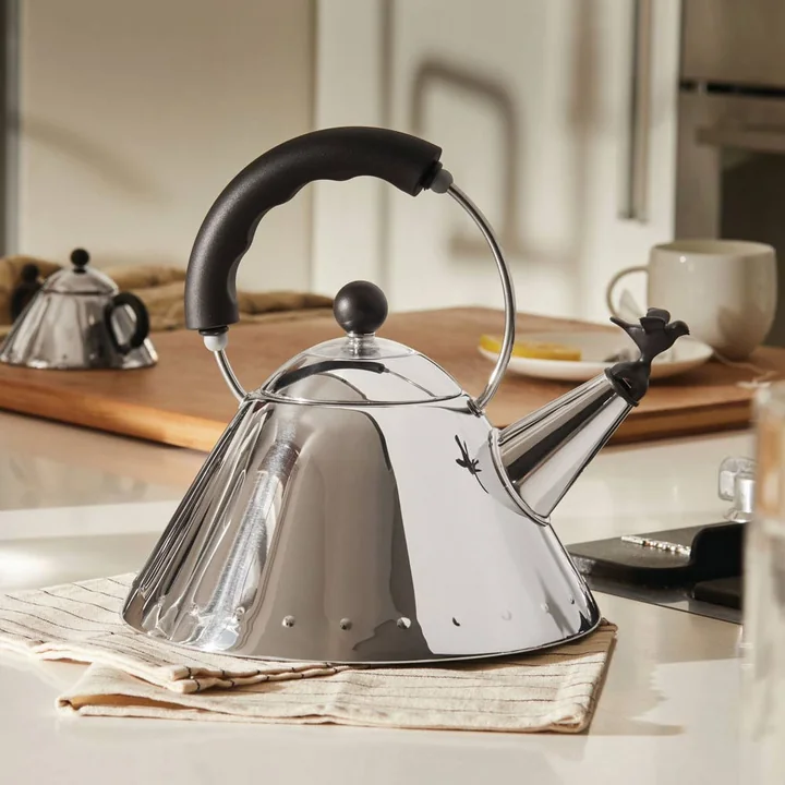 9093 Kettle from Alessi