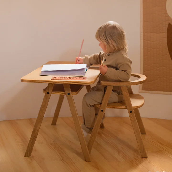 Nobodinoz - Growing Green children's table