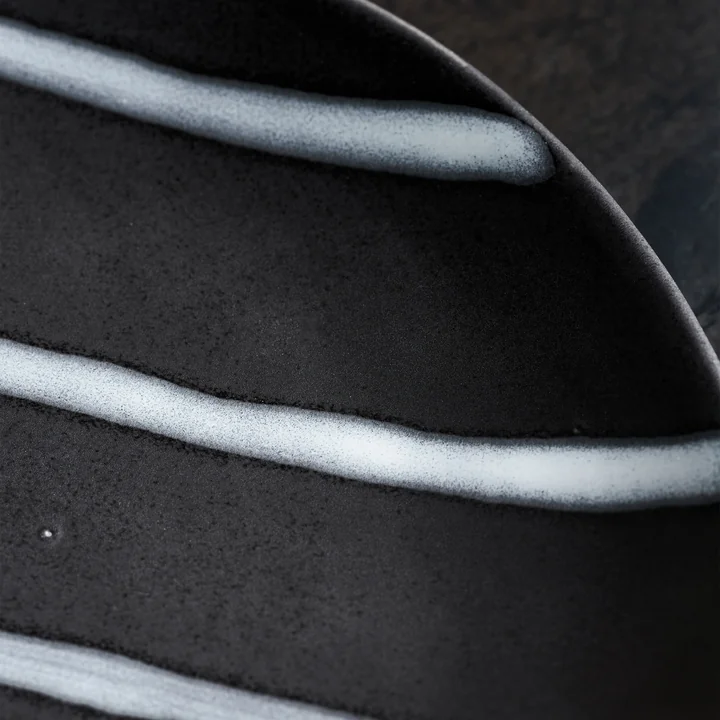 House Doctor - Line plate, Ø 19.5 cm, black / brown