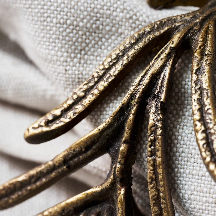 Mistle Napkin rings from House Doctor in the color antique brass