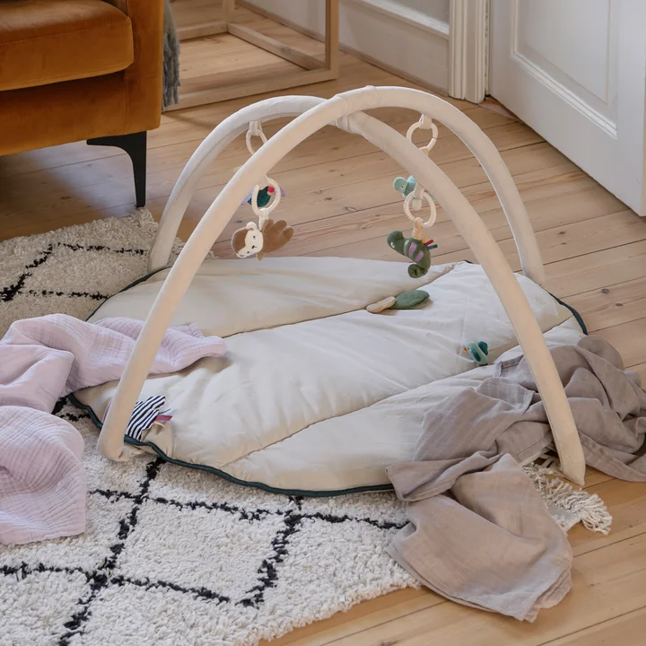 Activity play blanket with bow, Wildlife Animals by Sebra