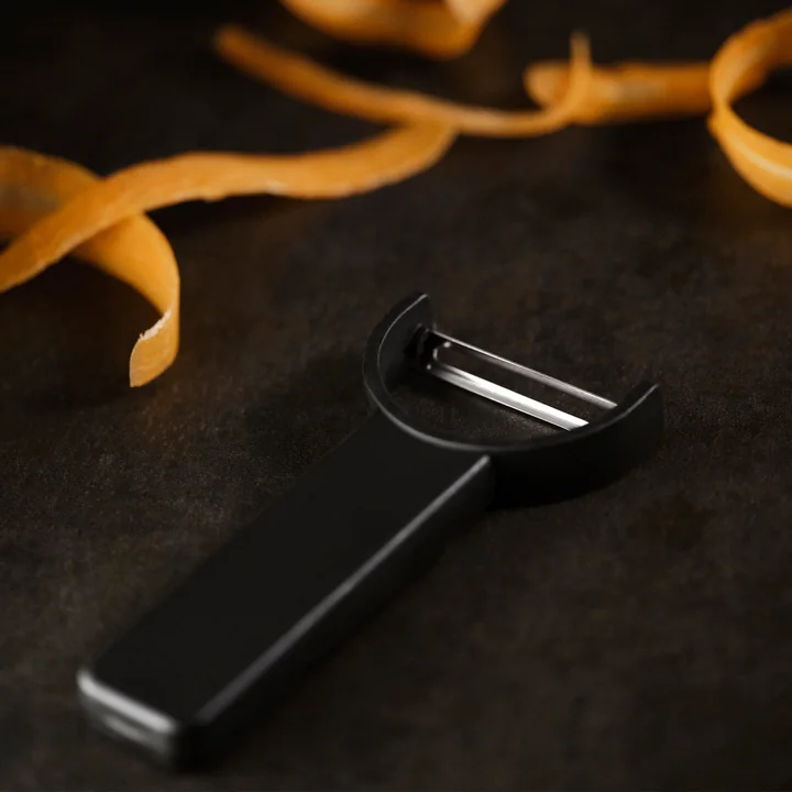 Zone Denmark - Singles Vegetable peeler, 3.2 cm, black