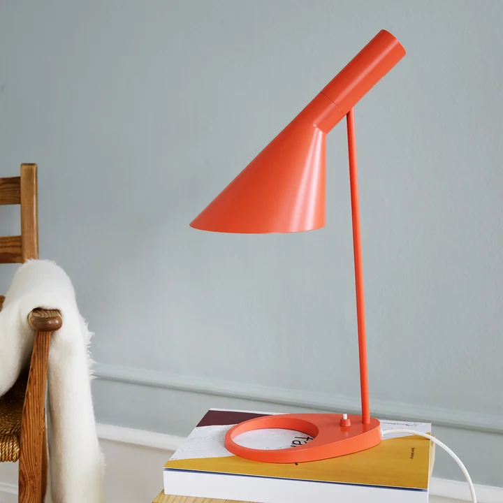 Louis Poulsen - AJ table lamp