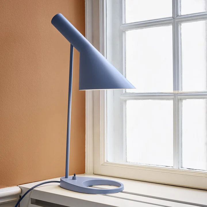 Louis Poulsen - AJ table lamp