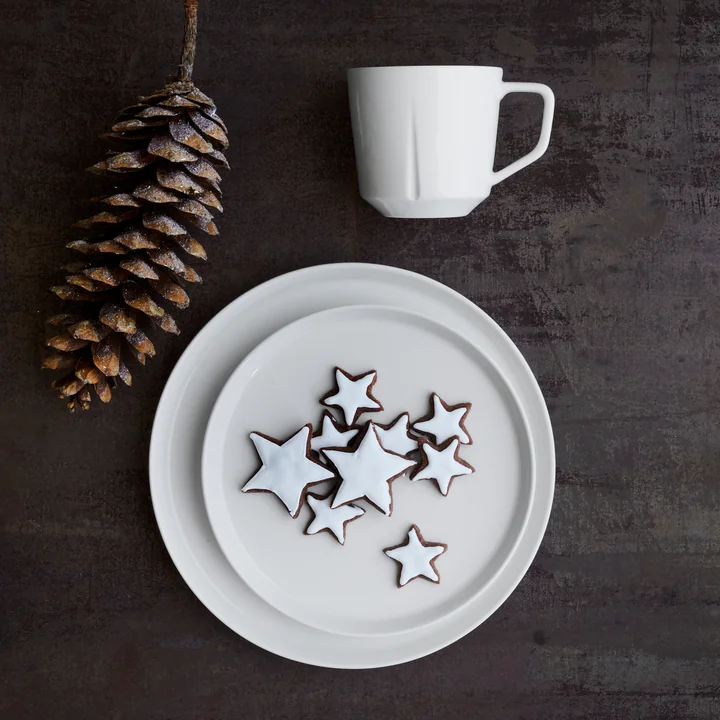 Grand Cru Essentials Plate from Rosendahl