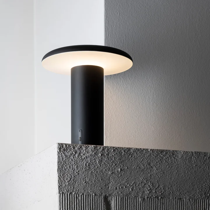 Takku Table lamp LED from Artemide