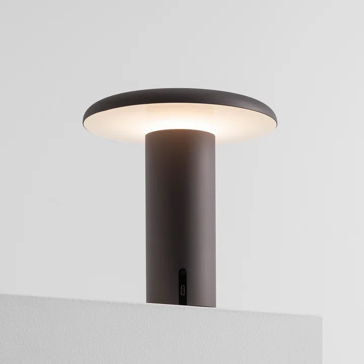 Takku Table lamp LED from Artemide