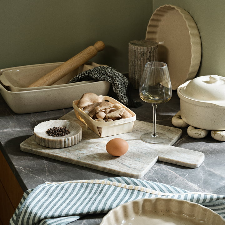 Adam Cutting board and Vig cake plate from Broste Copenhagen