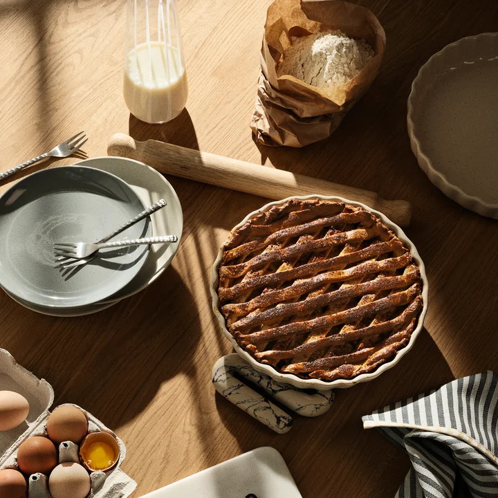Vig Cake plate from Broste Copenhagen