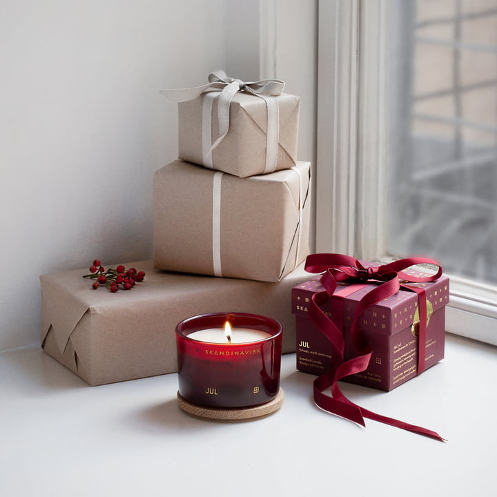 Scented candle with lid Jul from Skandinavisk