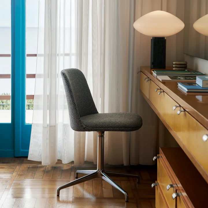 The Mist AP17 table lamp, matt white / guatemala verde by & Tradition