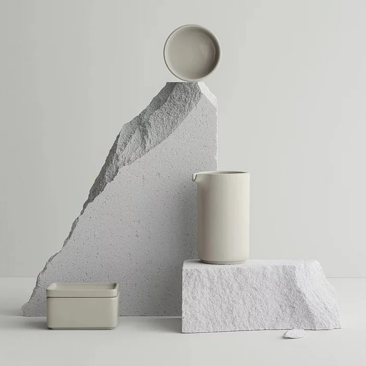 Pilar Butter dish and jug from Blomus in the color moonbeam