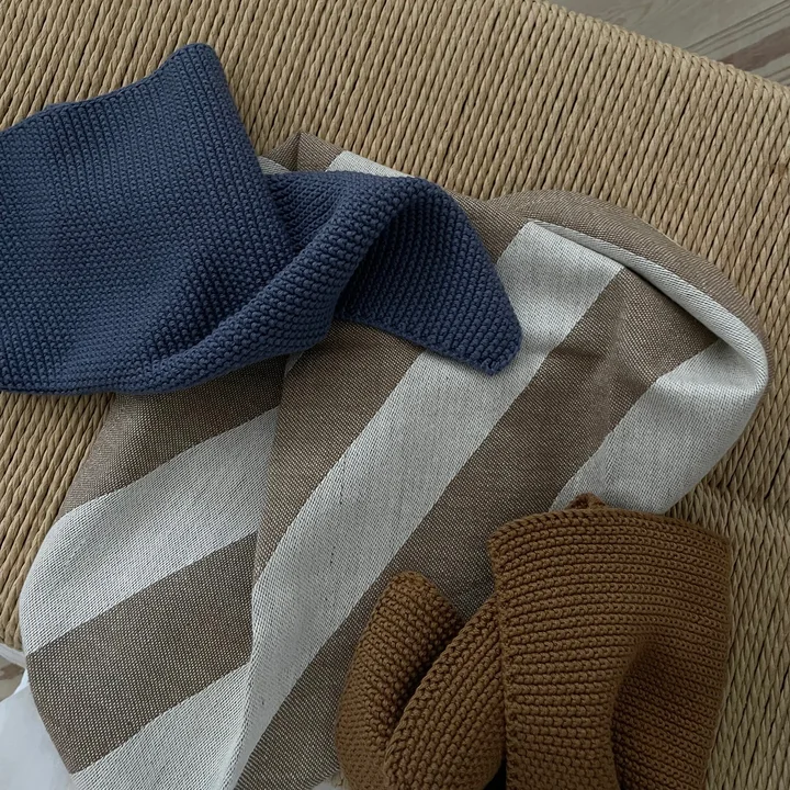 Tea towel made from GRS recycled cotton from Humdakin