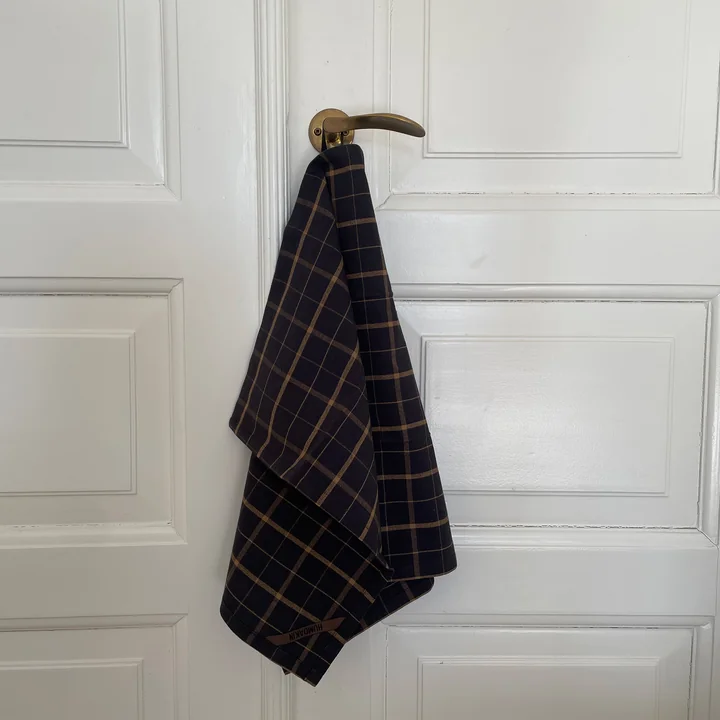 Tea towel made from GRS recycled cotton from Humdakin
