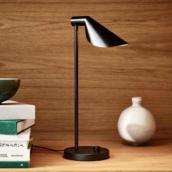 MS022 Table lamp from Fritz Hansen in the finish black PVD