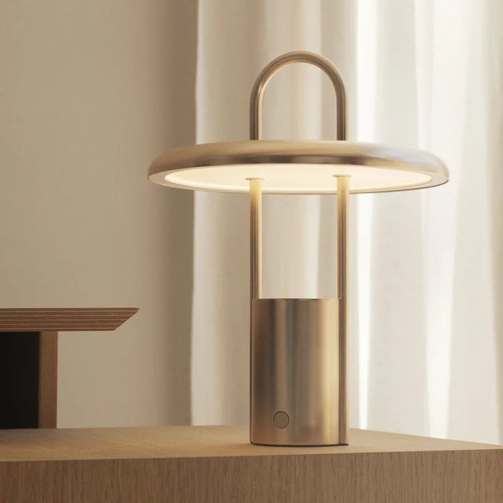 Stelton - Pier Portable battery table lamp, brass