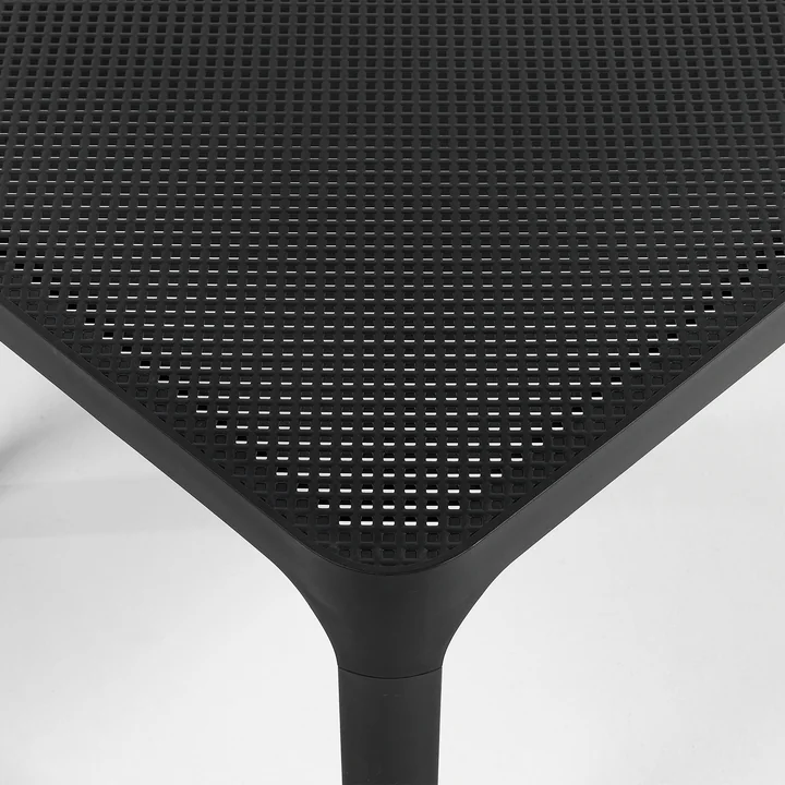 The modern Net table from Nardi