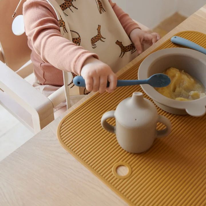 Vivi Silicone tableware set from LIEWOOD