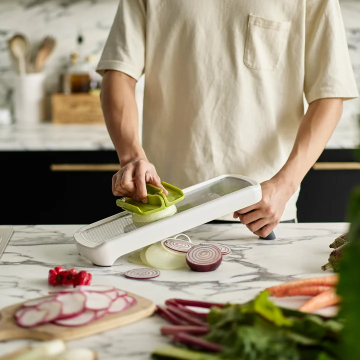 Multi-Grip Mandolin Plus from Joseph Joseph