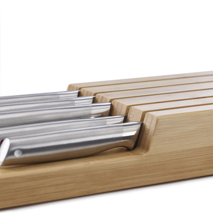 Elevate Knife storage with knives from Joseph Joseph