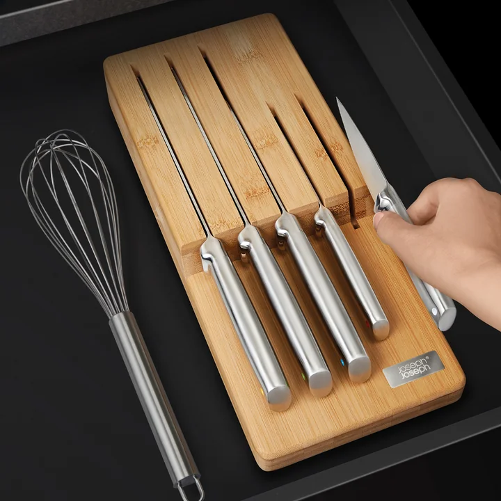 Elevate Knife storage with knives from Joseph Joseph