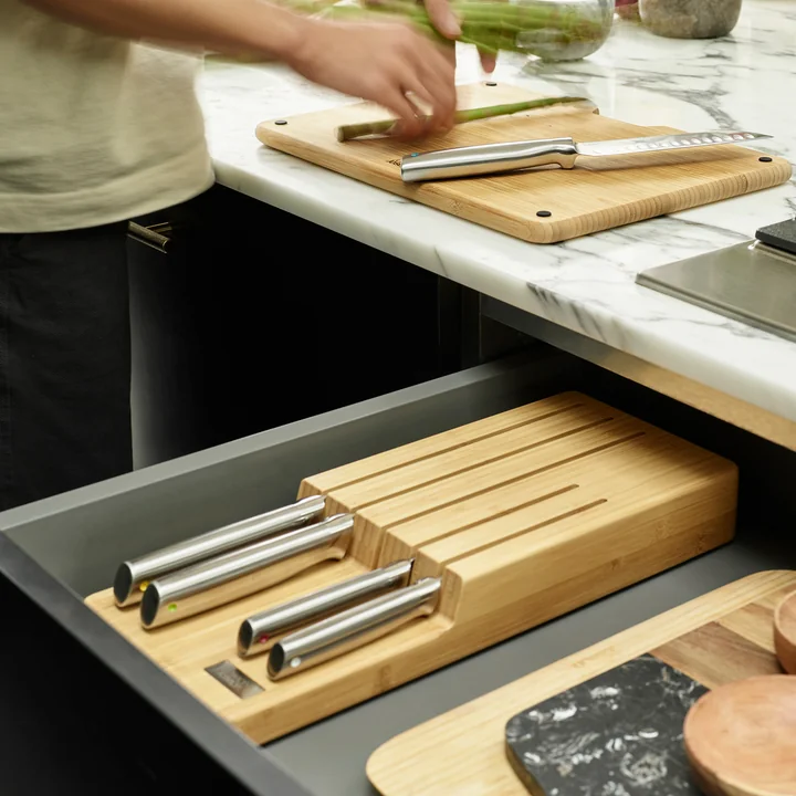 Elevate Knife storage with knives from Joseph Joseph