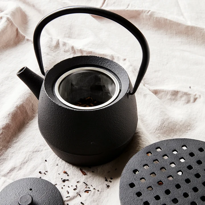 Cast Teapot, black from Nicolas Vahé