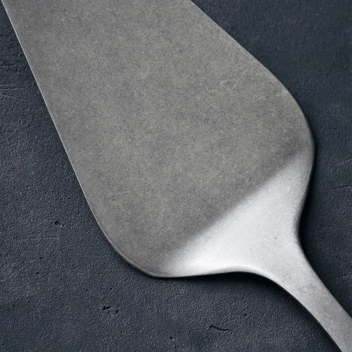 Daily Cake server, brushed stainless steel from Nicolas Vahé