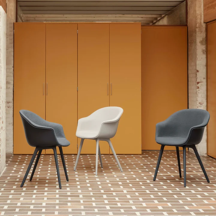 Gubi - Bat Dining Chair (Plastic Base)