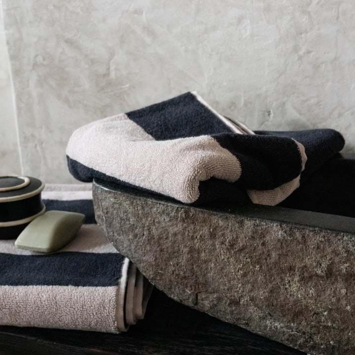 HANA - Towel, chalk / charcoal striped