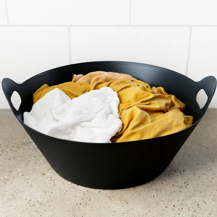 2Hands Bucket from Authentics