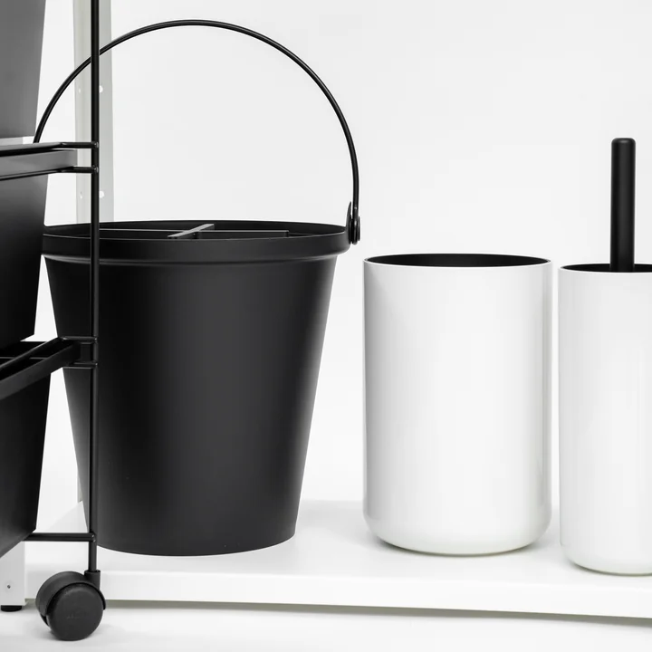 H2O Bucket with lid from Authentics