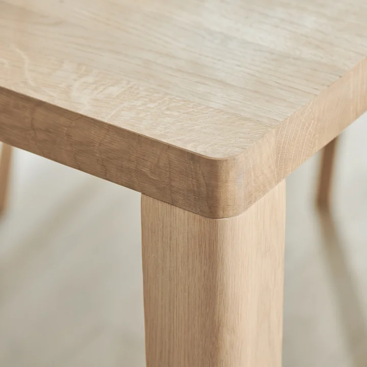 Graceful Dining table, oiled oak from Bolia