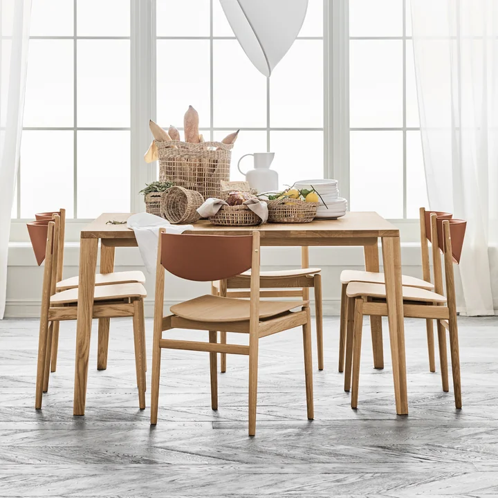 Graceful Dining table, oiled oak from Bolia