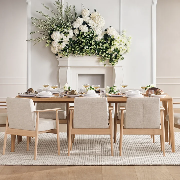 Graceful Dining table, oiled oak from Bolia