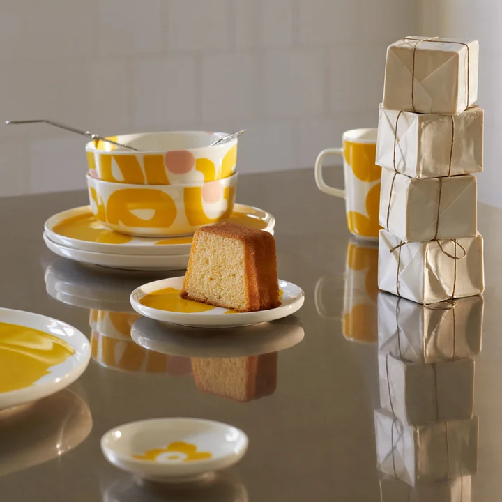 Oiva Seppel bowl, 400 ml, white / spring yellow by Marimekko