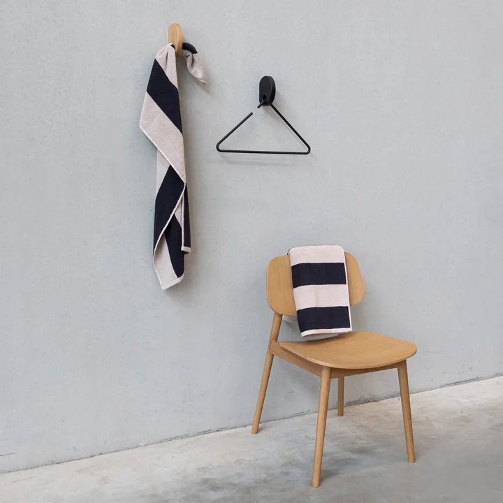 HANA - 3ECKE Coat hanger, black