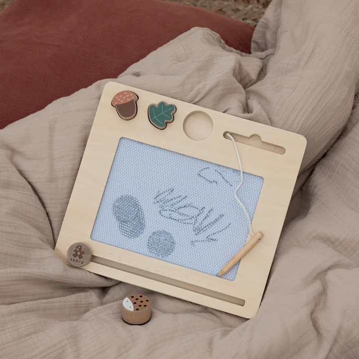 Magnetic wooden drawing board from Sebra