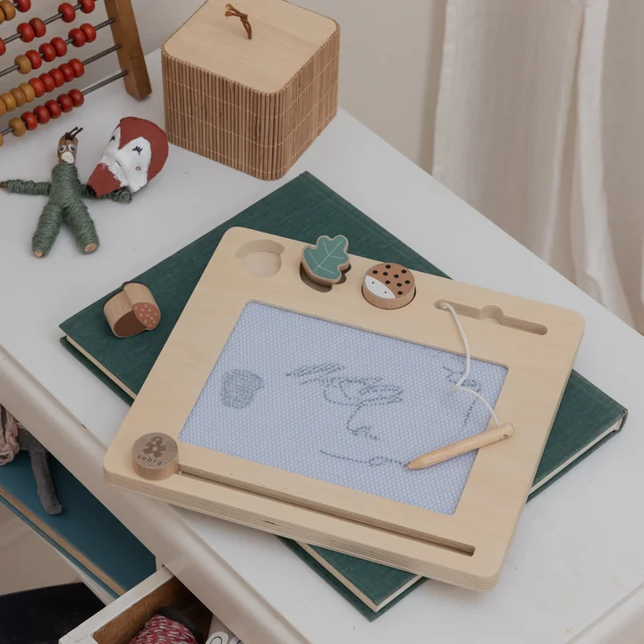 Magnetic wooden drawing board from Sebra